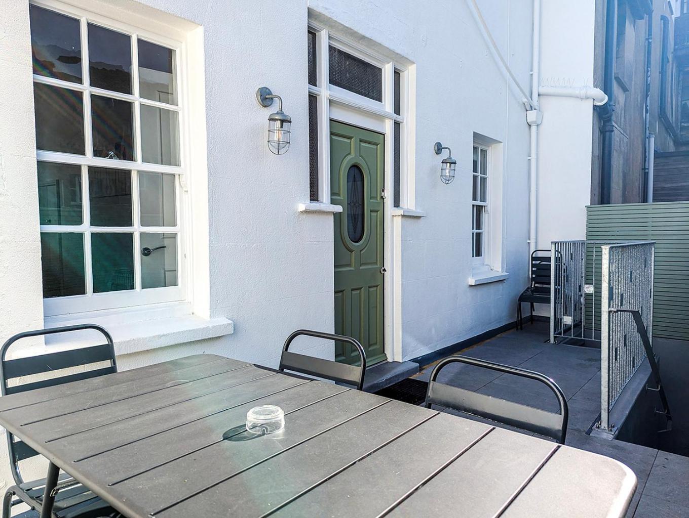 Marine Cottage - Parking - By Brighton Holiday Lets Екстер'єр фото